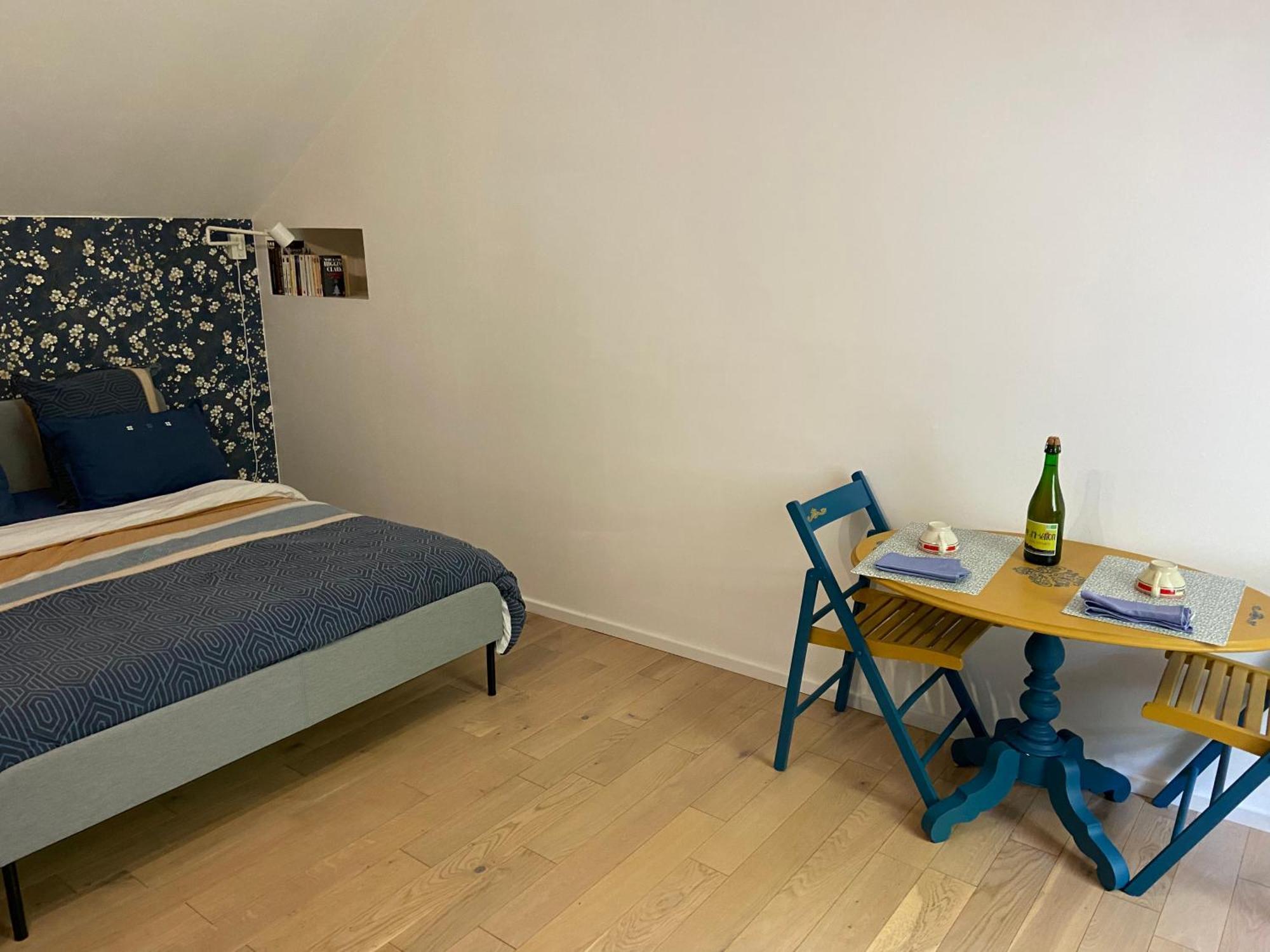 Chambre Double Avec Salle De Bains Privee Quintin Екстериор снимка